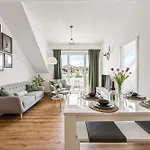 5br 10 Beds, Tv&kitchen Apartment