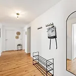 Apartment 5br 10 Beds, Tv&kitchen Bad Friedrichshall