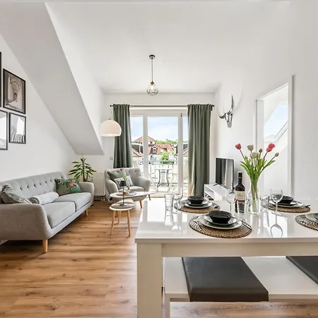 5br 10 Beds, Tv&kitchen Apartment