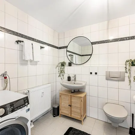 5br 10 Beds, Tv&kitchen Apartment