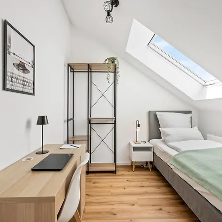 Apartment 5br 10 Beds, Tv&kitchen